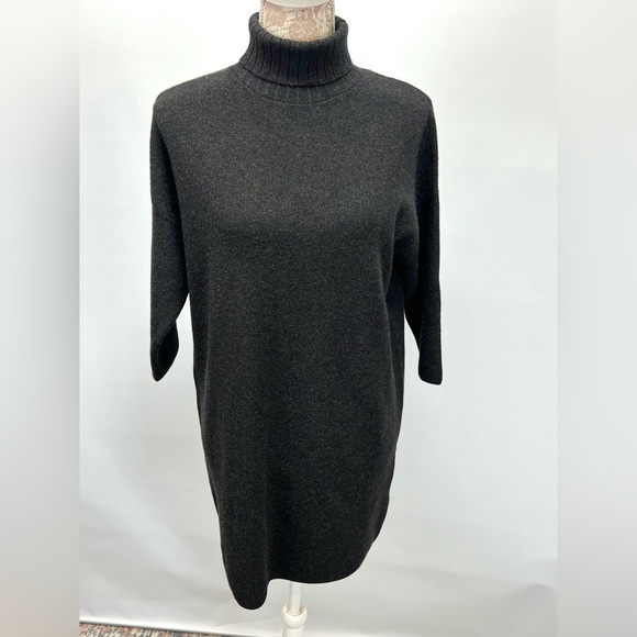 Pomander Place Black Long Sleeve Dress - Picture 12 of 16